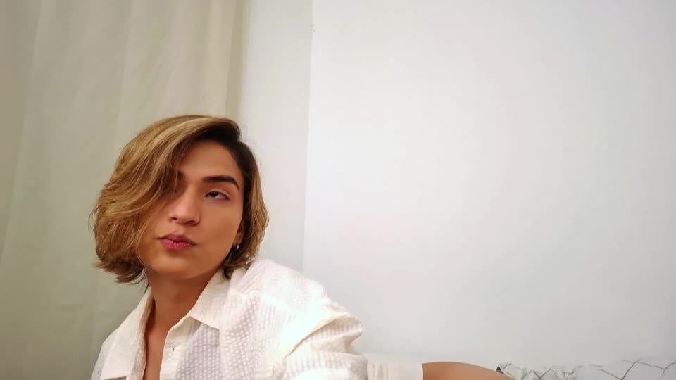 skyamber8v2 Chaturbate recording at 2026-05-17 12:09:00